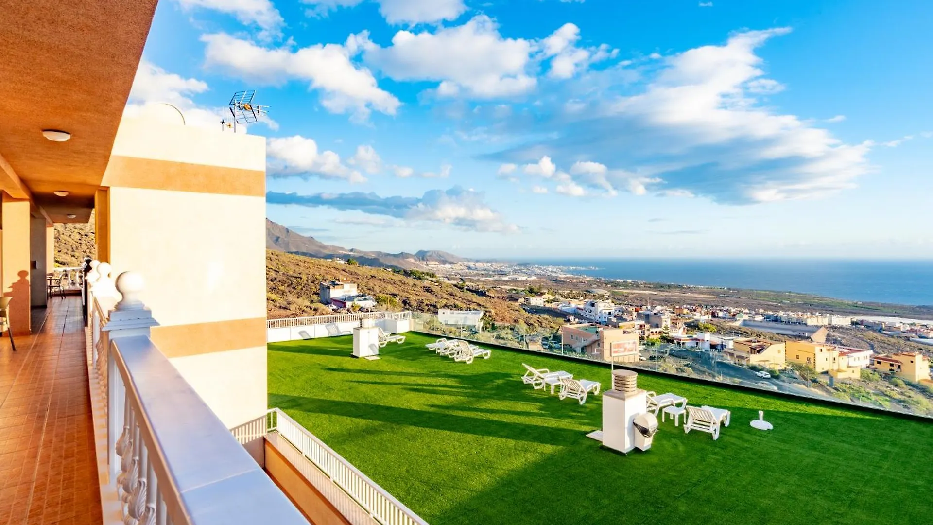 Ξενοδοχείο με διαμερίσματα Los Menores Sea View Costa Adeje