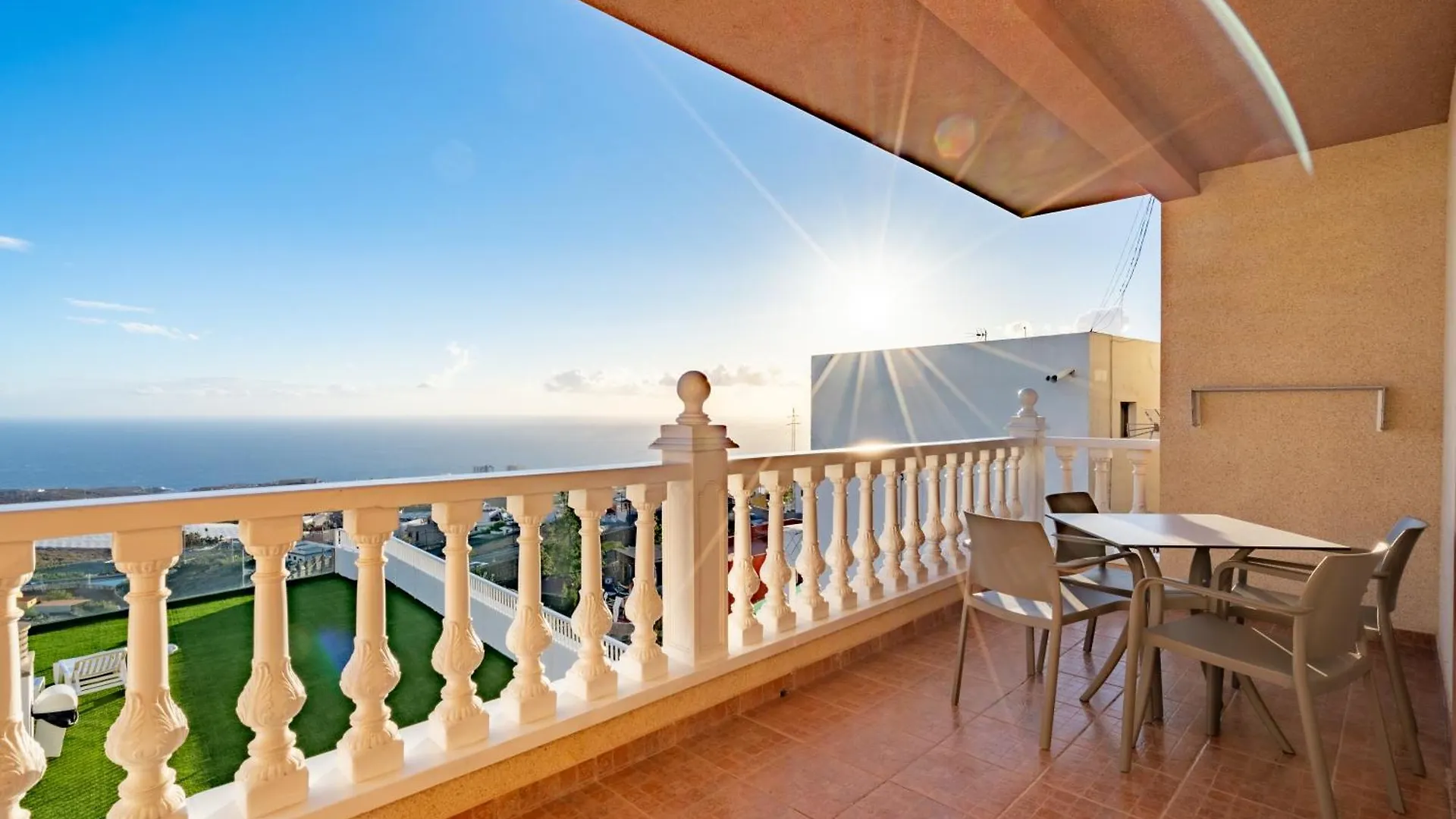 Los Menores Sea View Costa Adeje  Ξενοδοχείο με διαμερίσματα Costa Adeje (Tenerife)