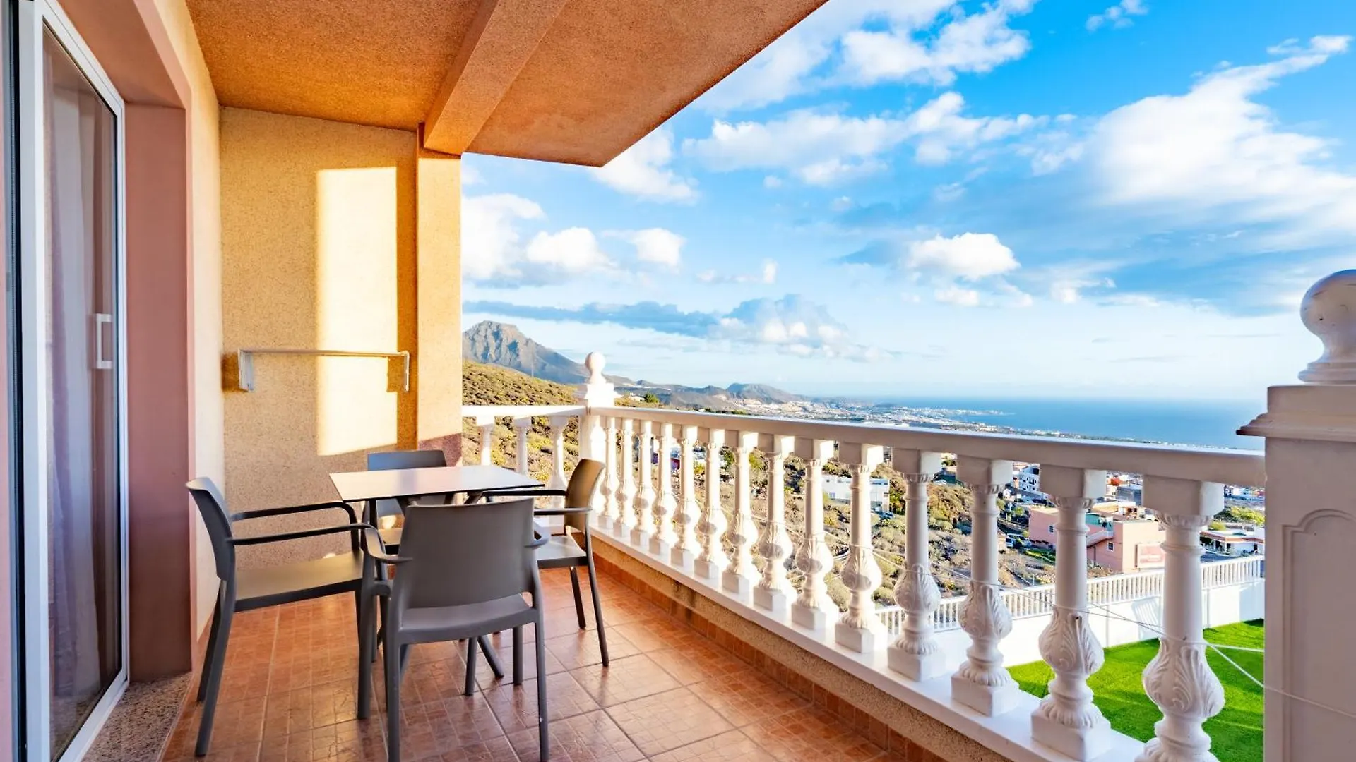 Los Menores Sea View Costa Adeje  Ισπανία